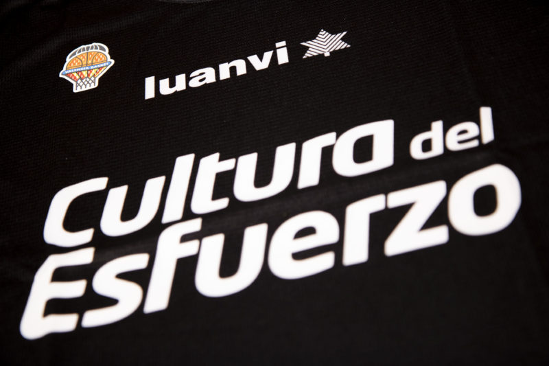 Valencia Basket maillot echauffement noir Cultura del esfuerzo